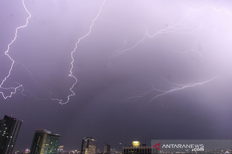 BMKG perkirakan Jakarta berpotensi hujan disertai petir