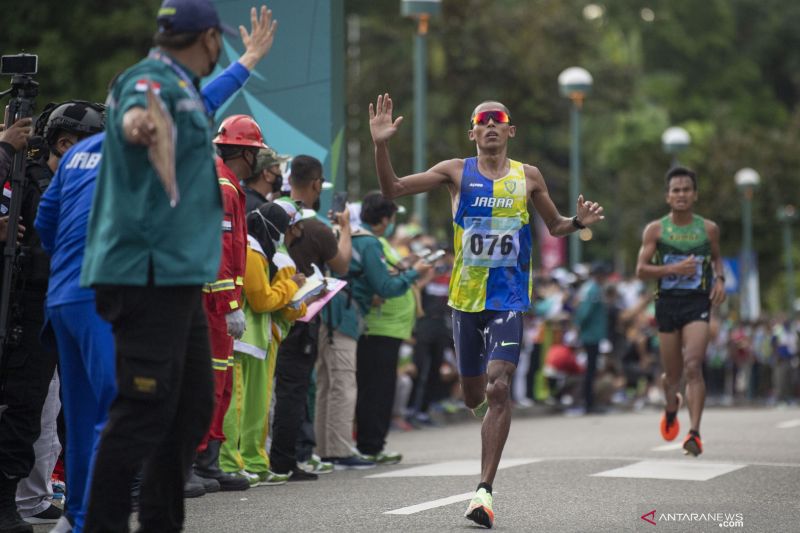 Agus Prayogo raih emas maraton putra