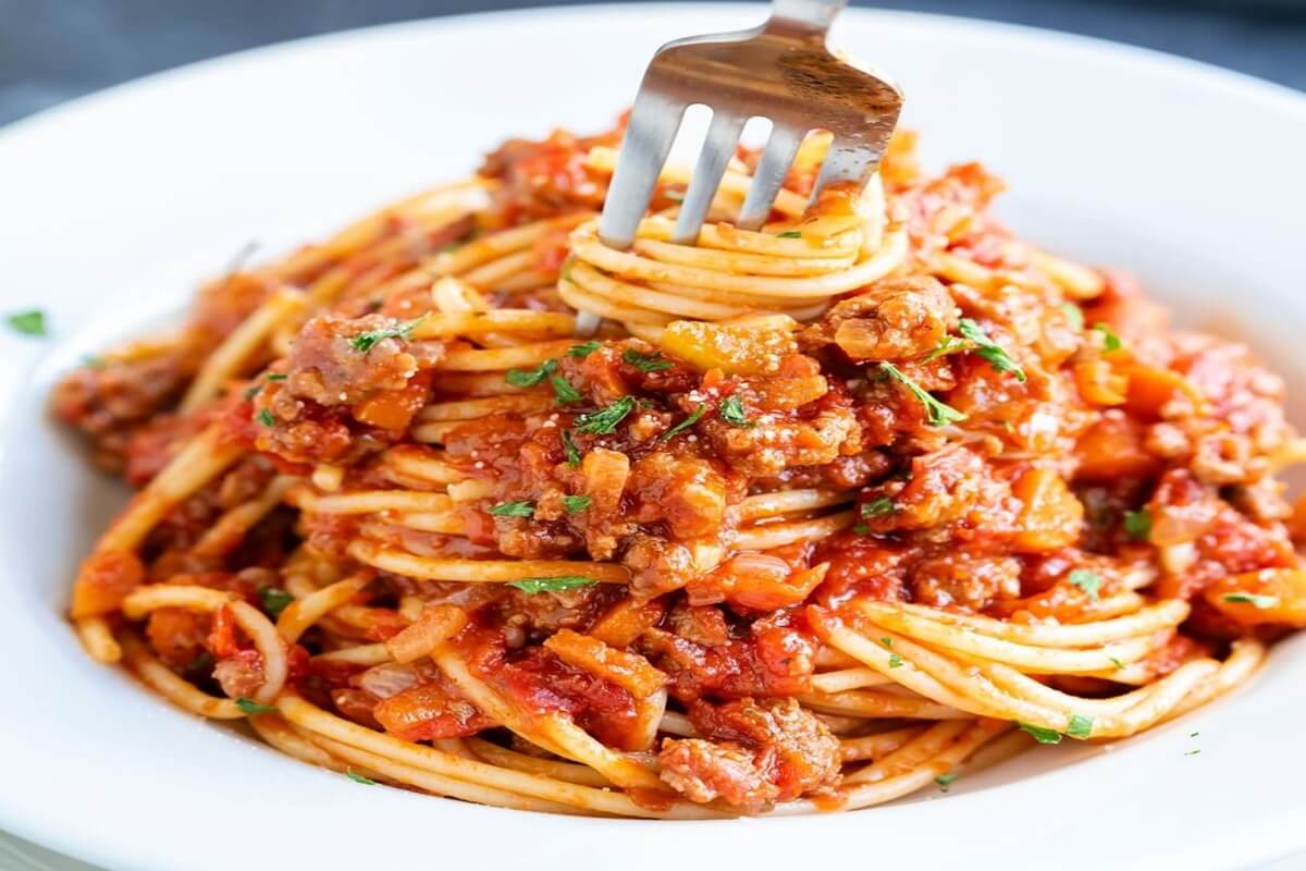 3 Langkah Mudah Membuat Spaghetti dengan Saus Tomat Buatan Sendiri