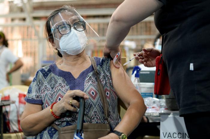 Hampir Separuh Penduduk Indonesia Sudah Terima Vaksin Lengkap, 45 Juta Lainnya Baru Dosis Pertama 