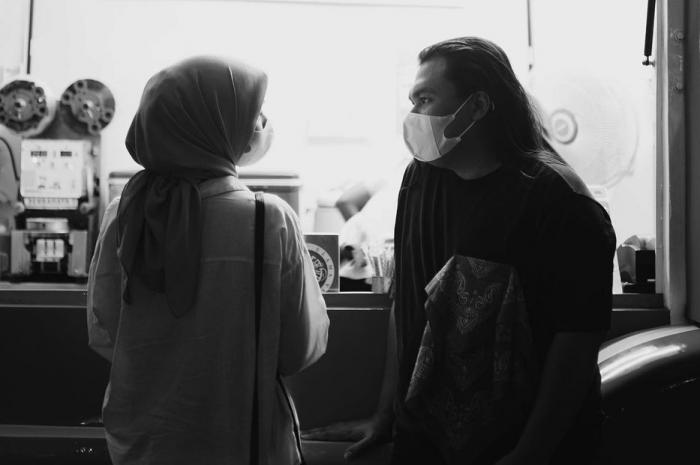 Keanu Angelo Bikin Netizen Patah Hati, Unggah Foto Berdua Wanita Berhijab 