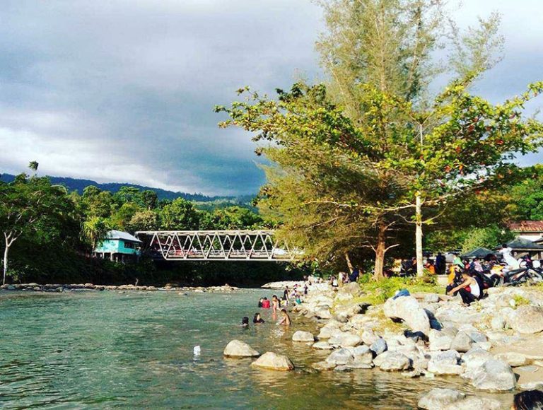 Berendam di Sungai Air Tawar, Krueng Isep Nagan Raya - Hibur.id