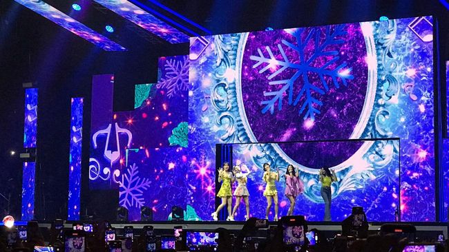 Red Velvet Main Game 'Tebak Kata Kerja' di Panggung Allo Bank Festival 2022, Penonton Histeris!