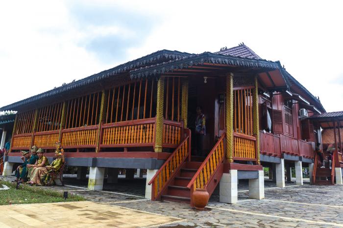 Potret Rumah Adat Khas Sumatera Selatan, Hiasi Festival Anjungan Sumsel