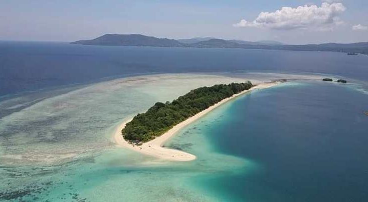 Pulau Pombo - Surga Bagi Kalian Para Camper Dan Diver