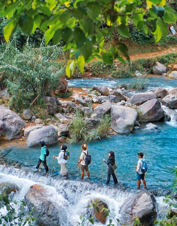 Lembah Tepus, Lokasi Tepat Untuk Berkemah Bersama Keluarga Sambil Menikmati Keindahan Curug