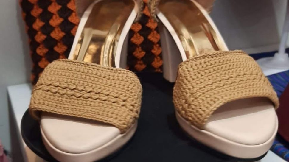 Di Rumah BUMN, Keunikan Sepatu & Sandal Rajut dari Tarutung Dibantu Promosikan