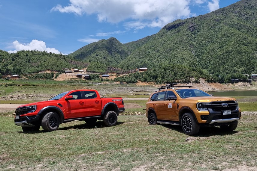 Moto Mobi | Ford Everest dan Ranger Generasi Terbaru Resmi Meluncur di Indonesia