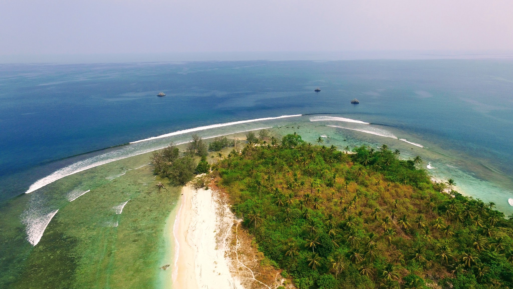 Keindahan Tersembunyi: Eksplorasi Pulau-Pulau Banten