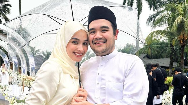 7 Potret Terbaru Tya Arifin Bareng Suami dan Anak, Dulu Main Sinetron Kini Jadi Pengusaha Jamu
