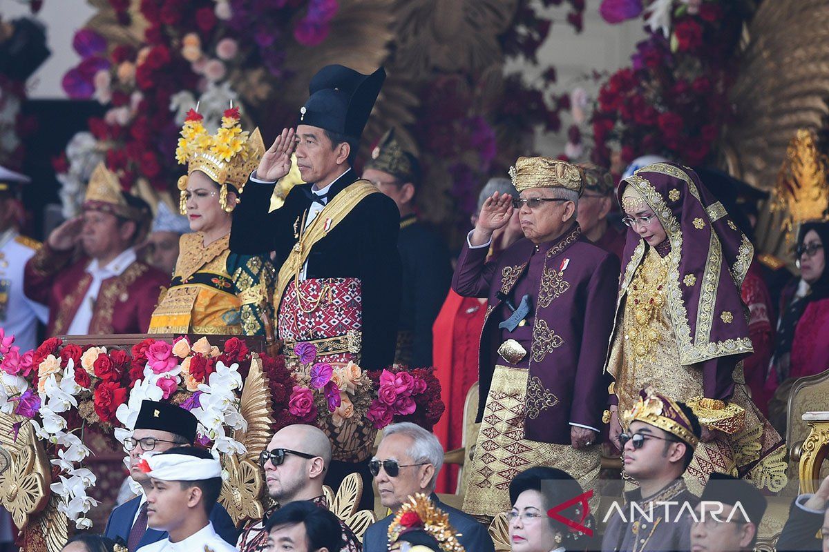 Anne Avantie: Kesan pemimpin welas asih pada baju adat HUT RI Jokowi