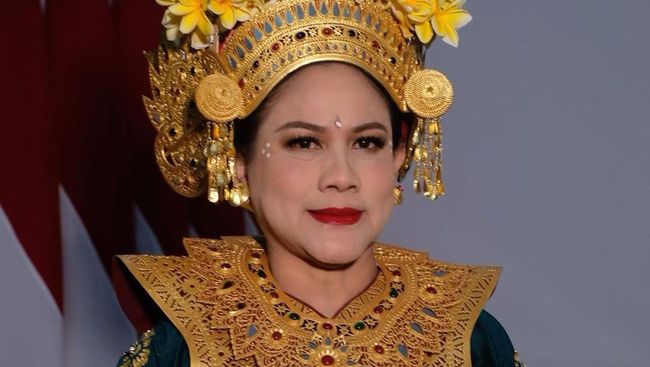 7 Potret Perempuan Indonesia Anggun Pakai Baju Adat, Iriana Jokowi hingga Sri Mulyani