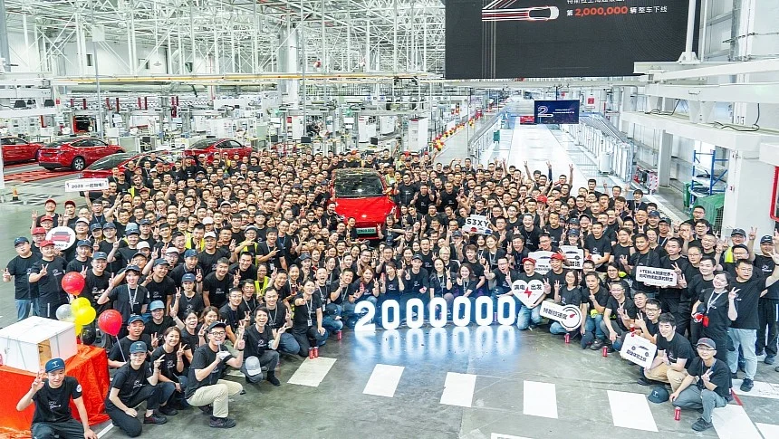 Moto Mobi | Gigafactory Shanghai Luncurkan Mobil Listrik Tesla Ke 2 Juta