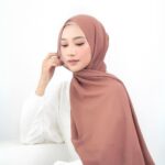 Rekomendasi Bahan Hijab Pashmina Terbaru & Adem untuk Remaja